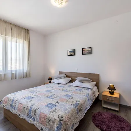 Casa Di Tenor Проживання в сім'ї