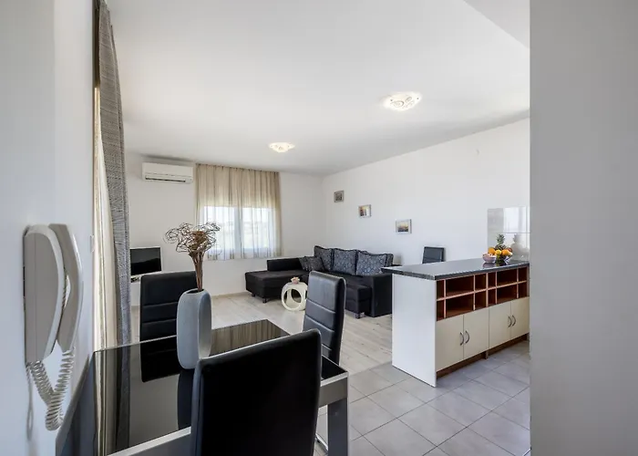 Casa Di Tenor Homestay *